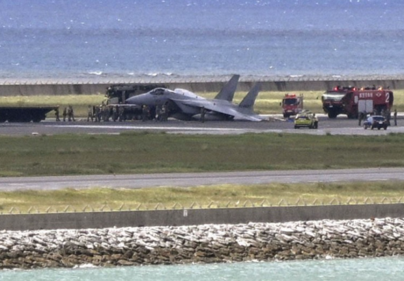 Caça na pista de Okinawa