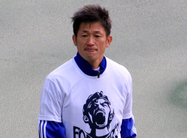 Kazu_Miura_at_Matsuda_tribute_match_20120122