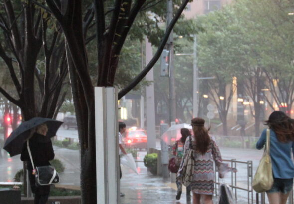 Passing_Typhoon_Roke_in_Tokyo_II
